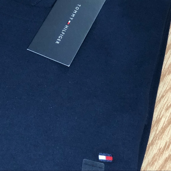 Men’s NWT Tommy Hilfiger Long Sleeve Crewneck Sz S - Picture 6 of 7